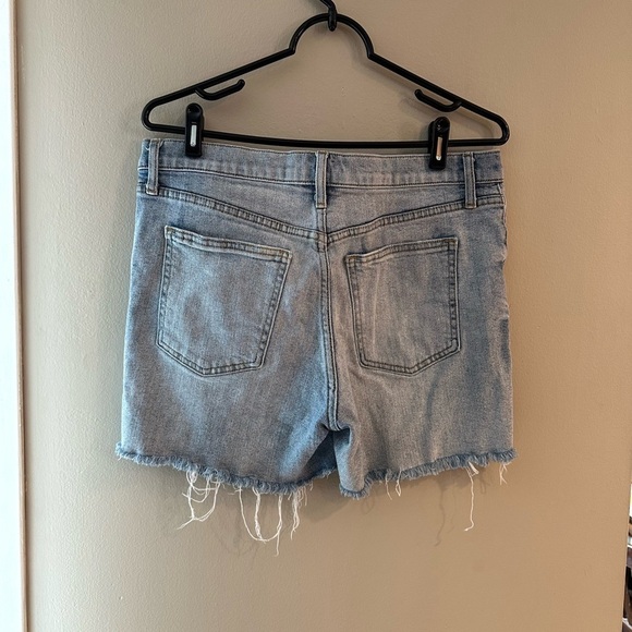 GAP Blue Jean Shorts Distressed Frayed Hem Size 29 - Picture 4 of 6